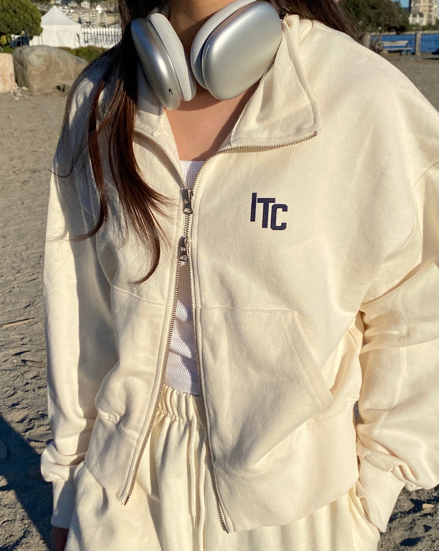 ITC Double Zip-up Ivory